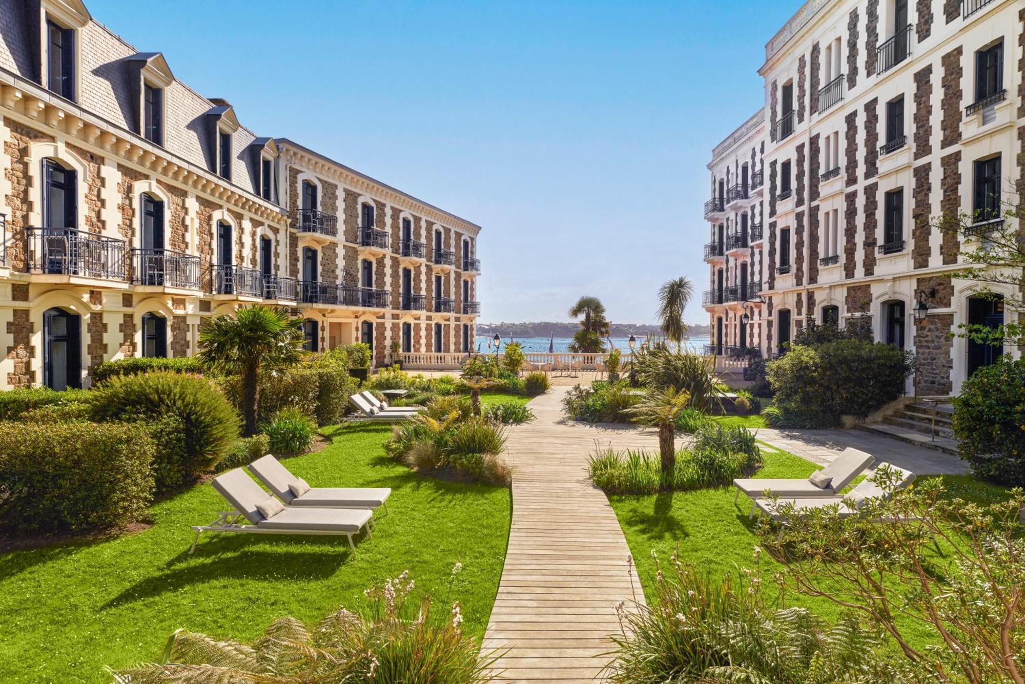 Hotel Barriere Le Grand Hotel Dinard Exteriör bild